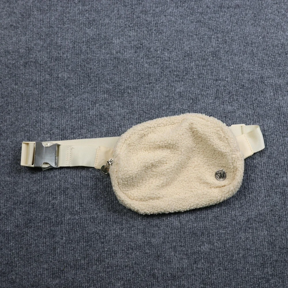 Steve Madden Belt Bag Womens One Size Cream Sherpa Fanny Pack Adjustable SMP3289
